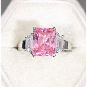 Vintage Avon Pink CZ Emerald Cut With Baguette Accents Solitaire Ring Size‎ 6
